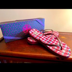Tory Burch Thin Flip Flop in Cabernet